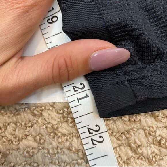 Ladies Under Armour Black Cropped Sports Pants M - Picture 13 of 13